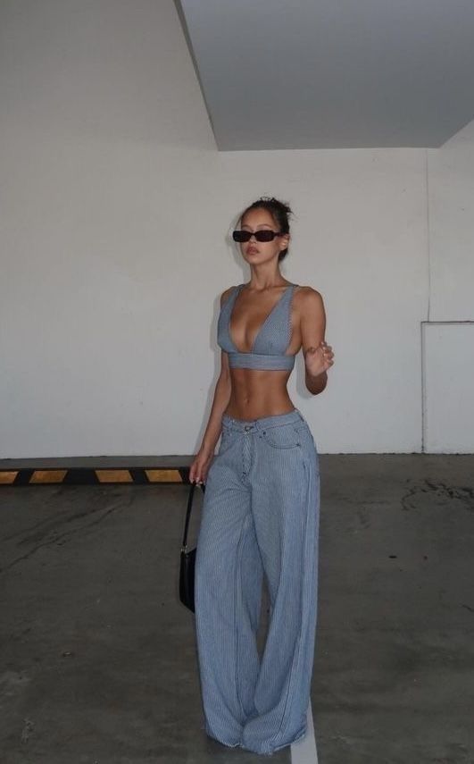 미니멀 K-fashion 룩 컨셉 컷